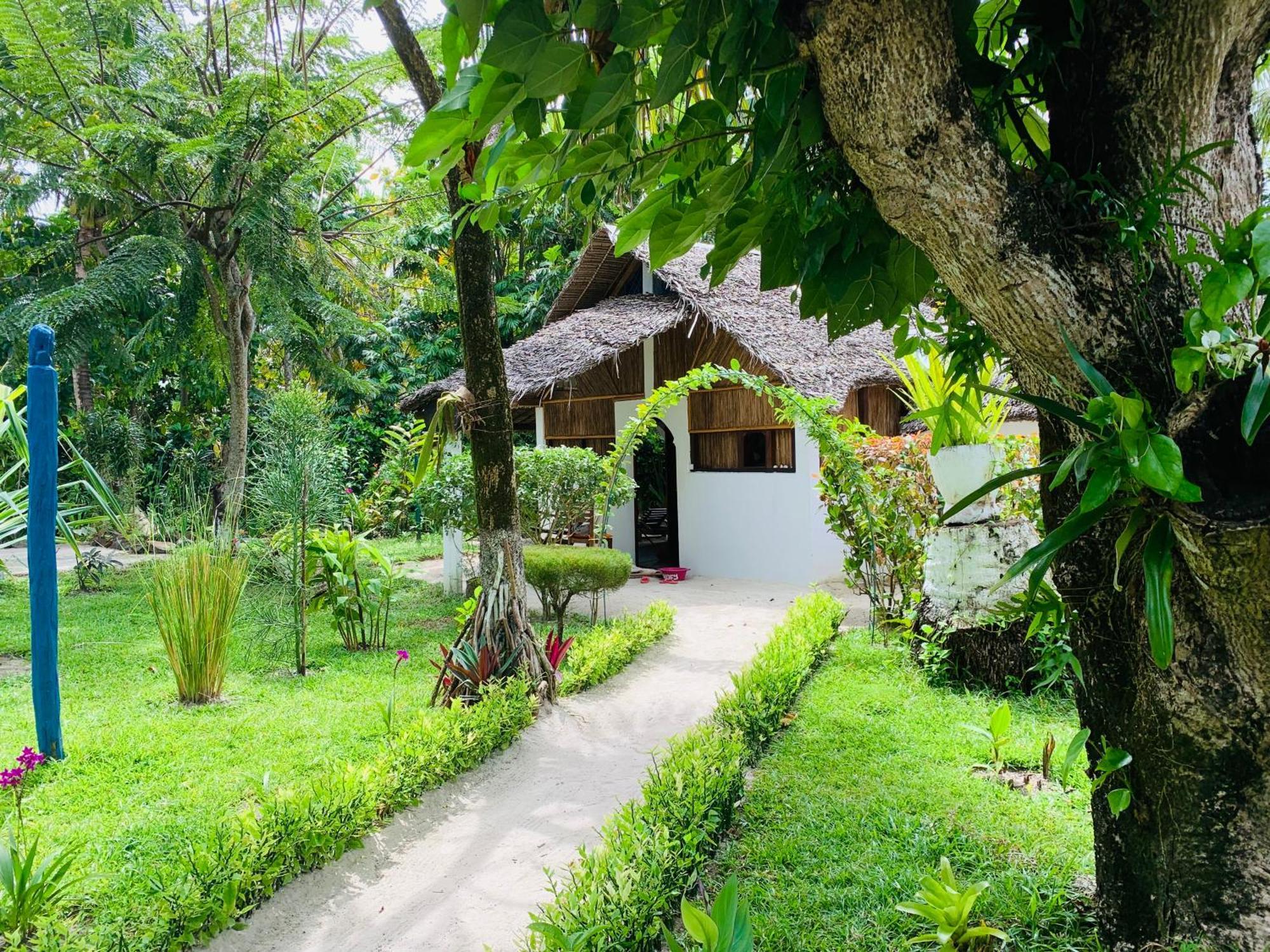Analatsara Eco Lodge Ile aux Nattes ภายนอก รูปภาพ